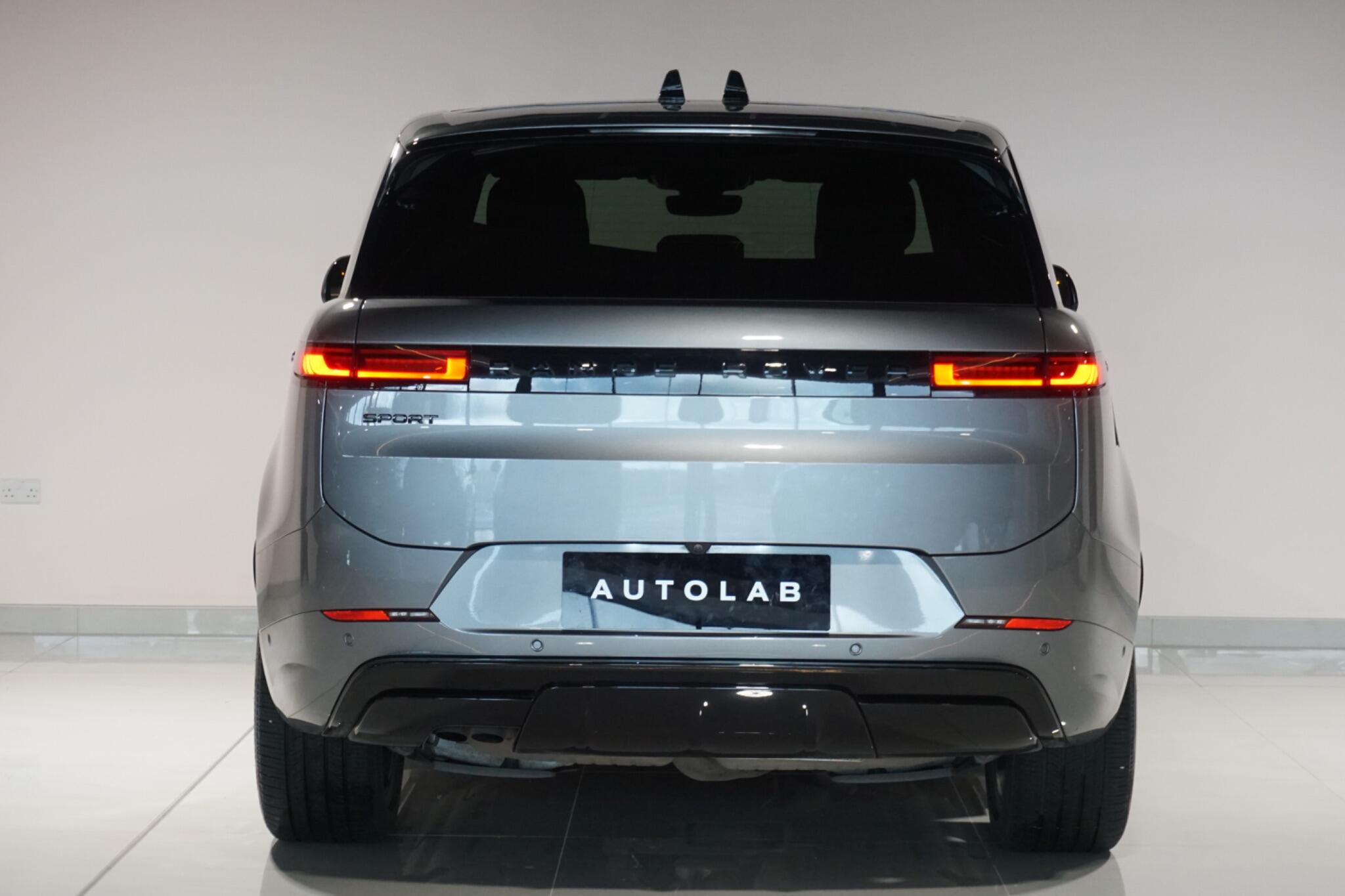 Land Rover Range Rover Sport 3.0 D300 MHEV Dynamic SE SUV 5dr Diesel Auto 4WD Euro 6 (s/s) (300 ps)